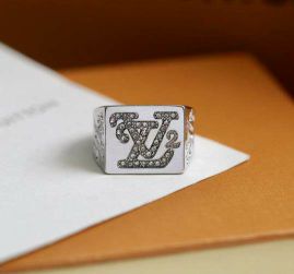 Picture of LV Ring _SKULVring11ly9012943